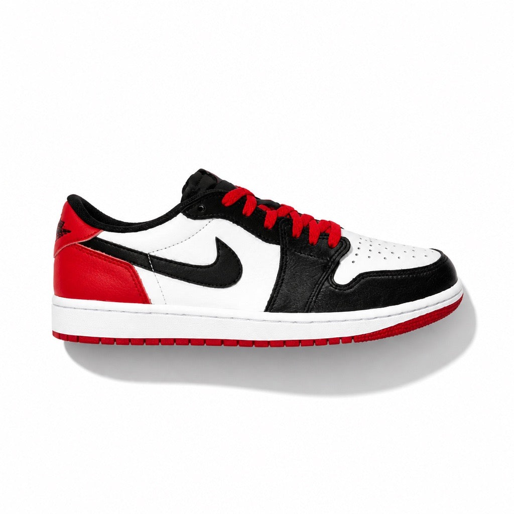 Jordan 1 Retro Low OG Black Toe (2023)