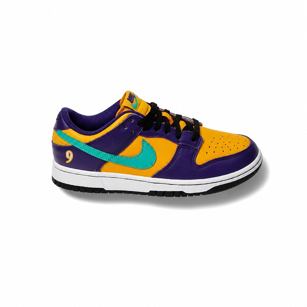 NIKE DUNK LOW LISA LESLIE (WOMENS)